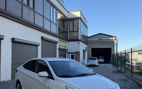 Hyundai Solaris II рестайлинг, 2014 год, 900 000 рублей, 3 фотография