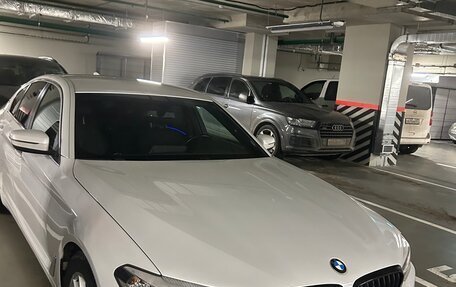 BMW 5 серия, 2019 год, 3 100 000 рублей, 2 фотография