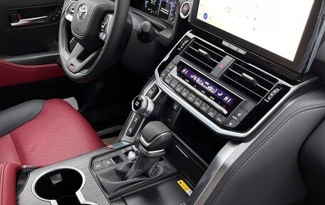 Toyota Land Cruiser, 2025 год, 16 700 000 рублей, 14 фотография