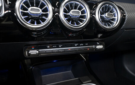 Mercedes-Benz CLA, 2020 год, 2 990 000 рублей, 15 фотография