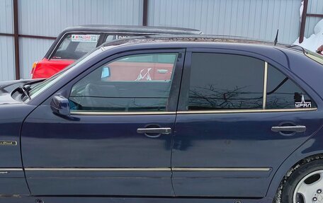 Mercedes-Benz E-Класс, 1996 год, 300 000 рублей, 3 фотография