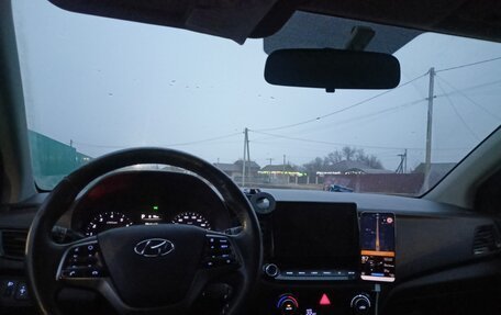 Hyundai Solaris II рестайлинг, 2021 год, 1 500 000 рублей, 7 фотография