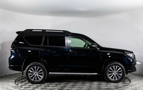 Toyota Land Cruiser Prado 150 рестайлинг 2, 2021 год, 7 299 000 рублей, 5 фотография