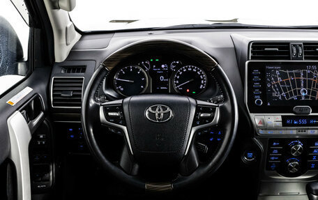 Toyota Land Cruiser Prado 150 рестайлинг 2, 2021 год, 7 299 000 рублей, 13 фотография