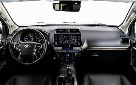 Toyota Land Cruiser Prado 150 рестайлинг 2, 2021 год, 7 299 000 рублей, 12 фотография