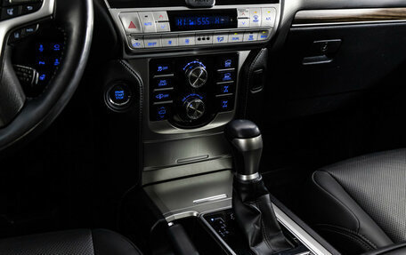 Toyota Land Cruiser Prado 150 рестайлинг 2, 2021 год, 7 299 000 рублей, 15 фотография