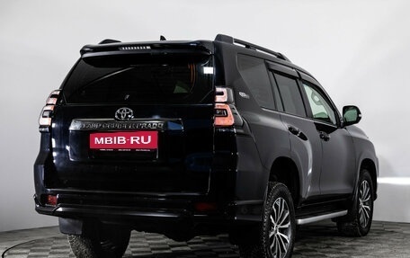 Toyota Land Cruiser Prado 150 рестайлинг 2, 2021 год, 7 299 000 рублей, 6 фотография