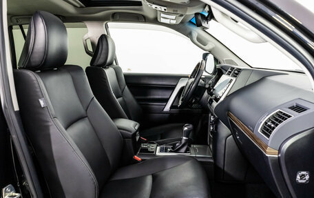 Toyota Land Cruiser Prado 150 рестайлинг 2, 2021 год, 7 299 000 рублей, 29 фотография