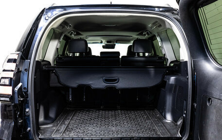 Toyota Land Cruiser Prado 150 рестайлинг 2, 2021 год, 7 299 000 рублей, 38 фотография