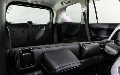 Toyota Land Cruiser Prado 150 рестайлинг 2, 2021 год, 7 299 000 рублей, 34 фотография