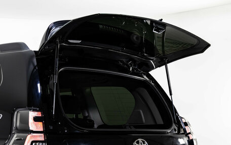 Toyota Land Cruiser Prado 150 рестайлинг 2, 2021 год, 7 299 000 рублей, 37 фотография