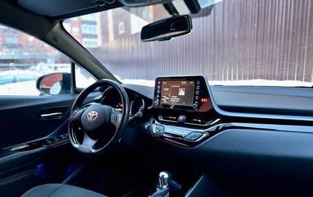 Toyota C-HR I рестайлинг, 2020 год, 2 590 000 рублей, 10 фотография