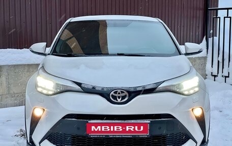Toyota C-HR I рестайлинг, 2020 год, 2 590 000 рублей, 3 фотография