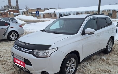 Mitsubishi Outlander III рестайлинг 3, 2012 год, 1 320 000 рублей, 3 фотография