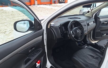 Mitsubishi Outlander III рестайлинг 3, 2012 год, 1 320 000 рублей, 11 фотография