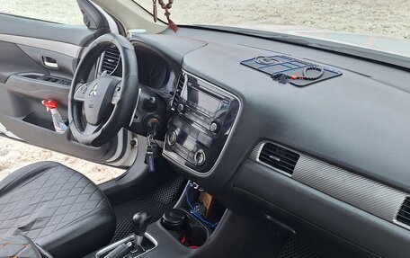 Mitsubishi Outlander III рестайлинг 3, 2012 год, 1 320 000 рублей, 12 фотография