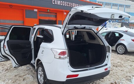 Mitsubishi Outlander III рестайлинг 3, 2012 год, 1 320 000 рублей, 17 фотография