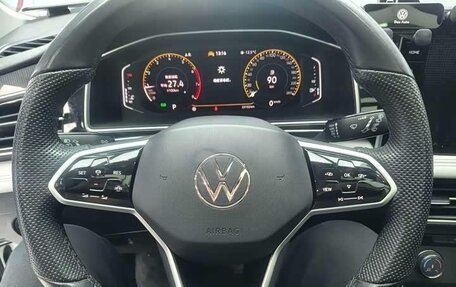 Volkswagen Tiguan II, 2022 год, 2 500 000 рублей, 11 фотография