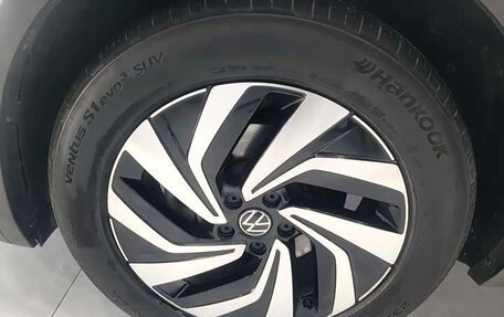 Volkswagen Tiguan II, 2022 год, 2 500 000 рублей, 12 фотография