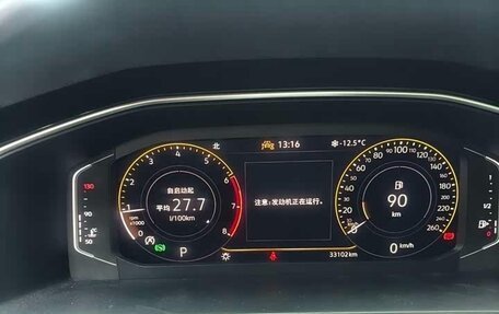 Volkswagen Tiguan II, 2022 год, 2 500 000 рублей, 10 фотография