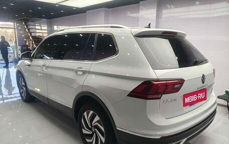 Volkswagen Tiguan II, 2022 год, 2 500 000 рублей, 6 фотография