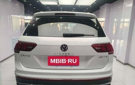 Volkswagen Tiguan II, 2022 год, 2 500 000 рублей, 5 фотография