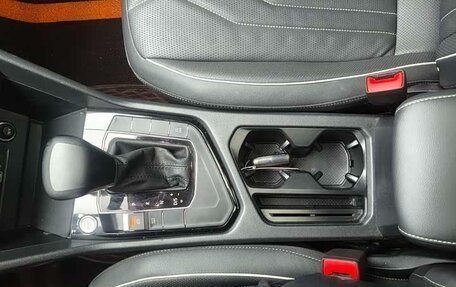 Volkswagen Tiguan II, 2022 год, 2 500 000 рублей, 24 фотография