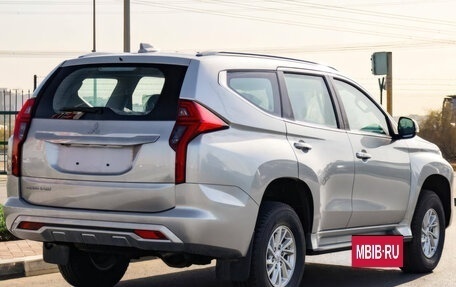 Mitsubishi Pajero Sport III рестайлинг, 2023 год, 3 980 000 рублей, 2 фотография