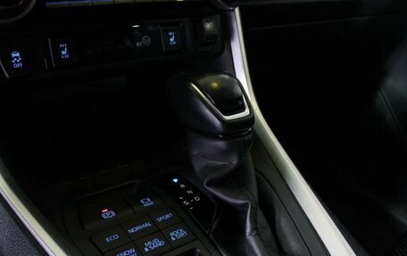 Toyota RAV4, 2019 год, 3 500 000 рублей, 4 фотография