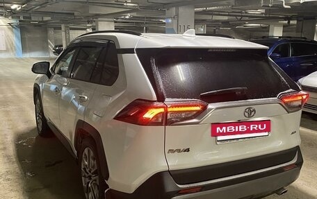 Toyota RAV4, 2019 год, 3 500 000 рублей, 21 фотография