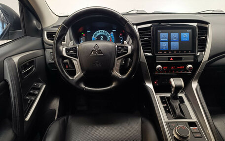 Mitsubishi Montero Sport, 2021 год, 3 995 000 рублей, 9 фотография