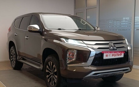 Mitsubishi Montero Sport, 2021 год, 3 995 000 рублей, 3 фотография