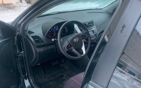 Hyundai Solaris II рестайлинг, 2015 год, 845 000 рублей, 17 фотография