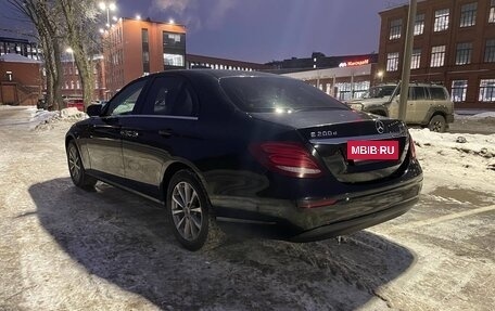 Mercedes-Benz E-Класс, 2019 год, 2 250 000 рублей, 7 фотография