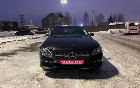 Mercedes-Benz E-Класс, 2019 год, 2 250 000 рублей, 3 фотография