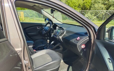 Hyundai ix35 I рестайлинг, 2011 год, 900 000 рублей, 10 фотография