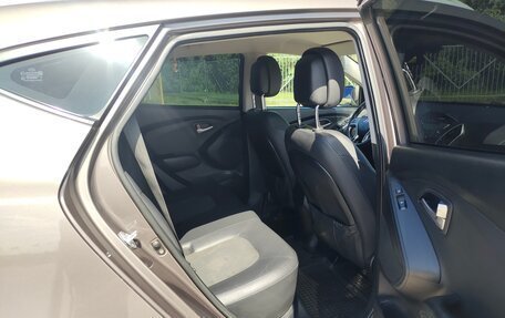 Hyundai ix35 I рестайлинг, 2011 год, 900 000 рублей, 9 фотография