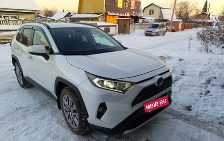 Toyota RAV4, 2021 год, 4 150 000 рублей, 4 фотография
