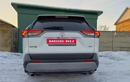 Toyota RAV4, 2021 год, 4 150 000 рублей, 13 фотография