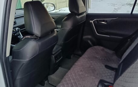 Toyota RAV4, 2021 год, 4 150 000 рублей, 25 фотография