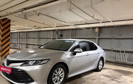 Toyota Camry, 2019 год, 2 500 000 рублей, 2 фотография