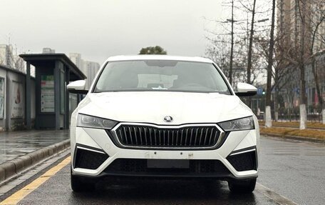 Skoda Octavia IV, 2021 год, 1 900 000 рублей, 2 фотография