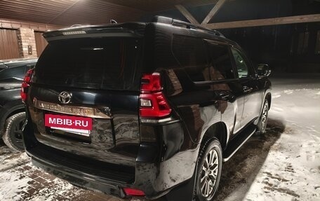 Toyota Land Cruiser Prado 150 рестайлинг 2, 2017 год, 3 799 000 рублей, 3 фотография