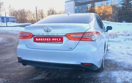 Toyota Camry, 2018 год, 2 630 000 рублей, 6 фотография