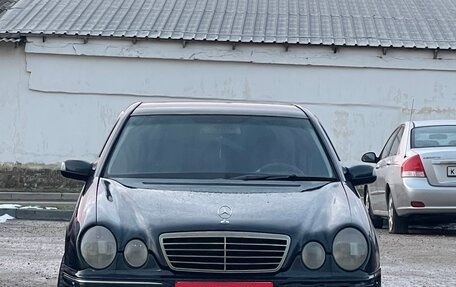 Mercedes-Benz E-Класс, 2000 год, 620 000 рублей, 1 фотография