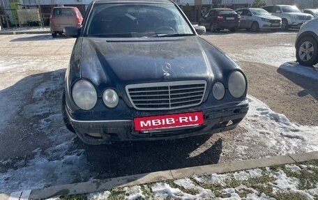 Mercedes-Benz E-Класс, 2000 год, 620 000 рублей, 3 фотография