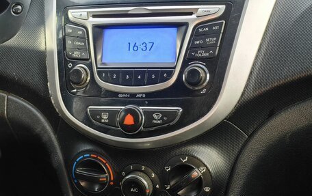 Hyundai Solaris II рестайлинг, 2014 год, 399 000 рублей, 12 фотография