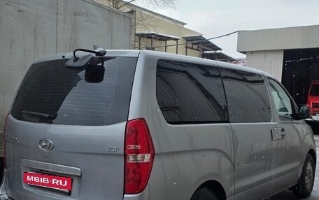 Hyundai Grand Starex Grand Starex I рестайлинг 2, 2020 год, 4 200 000 рублей, 2 фотография