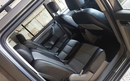 Volkswagen Touran III, 2005 год, 650 000 рублей, 8 фотография