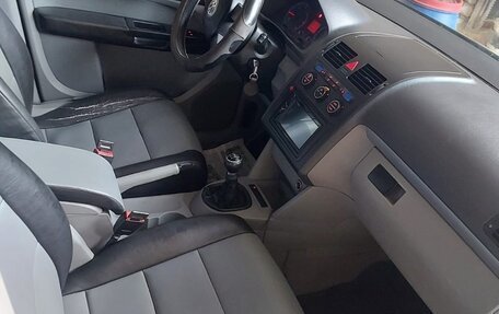 Volkswagen Touran III, 2005 год, 650 000 рублей, 14 фотография